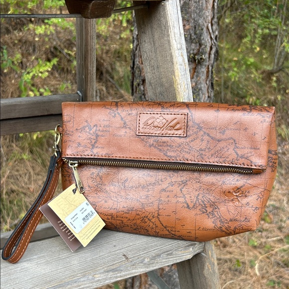 Patricia Nash NWT VALERIE Fold-over Wristlet/Clutch Leather-Riot Rust Map - Picture 1 of 13
